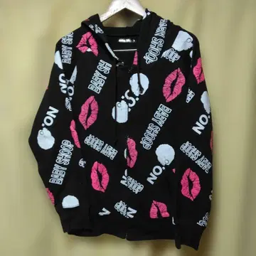 BABY SHOOP 립 프린트 후드티
