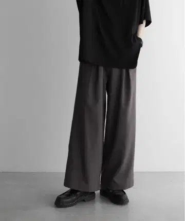 루즈 박스 플리츠 와이드 팬츠