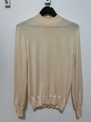 GRAN SASSO 크림색 긴팔 모크넥 니트 스웨터