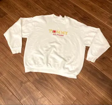 TOMMY HILFIGER 화이트 맨투맨