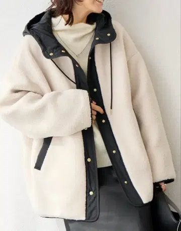 새상품급 RIVE DROITE(리브 드와) 후드 보아 코트