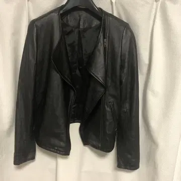 내추럴 뷰티 베이직 블랙 가죽 라이더 자켓