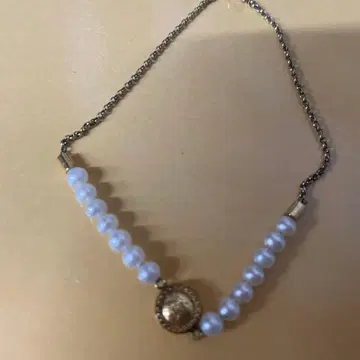 엠포리오 아르마니 펄과 골드 네크리스