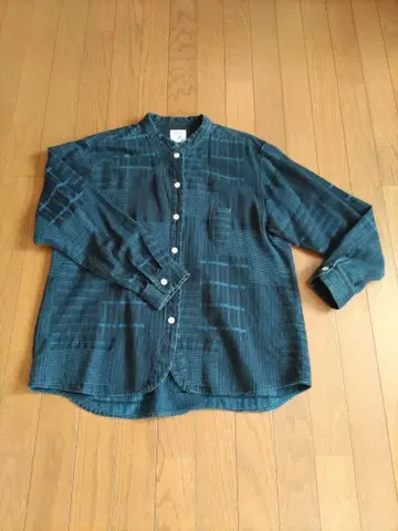 블루 트릭의 스탠드 카라 셔츠