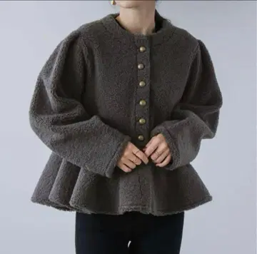 AMELY 페플럼 보아 자켓