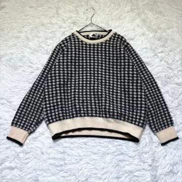 [아비도쿄] 깅엄 체크 패턴 니트 스웨터 루즈핏 모헤어 터치