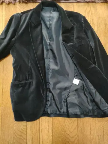 타이트한 원버튼 숏 기장 벨로아 블랙 L