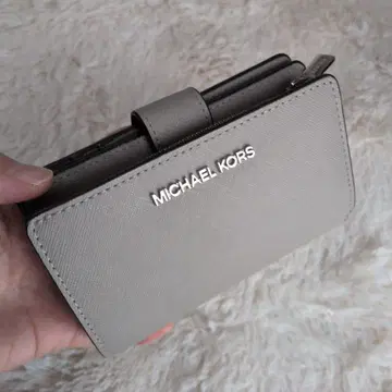 새상품급! MICHAEL KORS 접이식 지갑 그레이