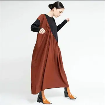 오즈모시스 절개 개더 원피스 브라운 롱 프리