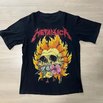METALLICA 스컬과 꽃 T셔츠