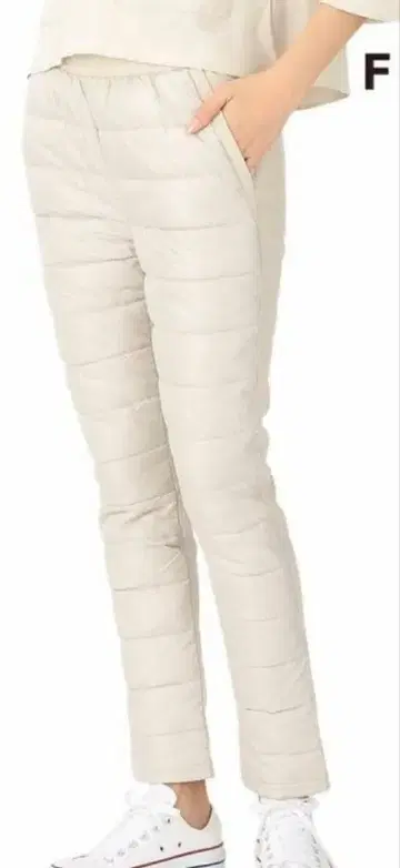 FRANTICA 아이보리 퀼팅 팬츠