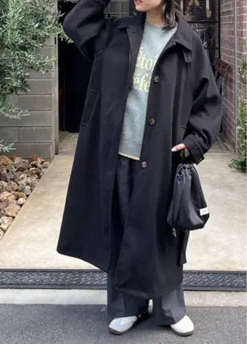CPCM 블랙 벨트 롱 코트