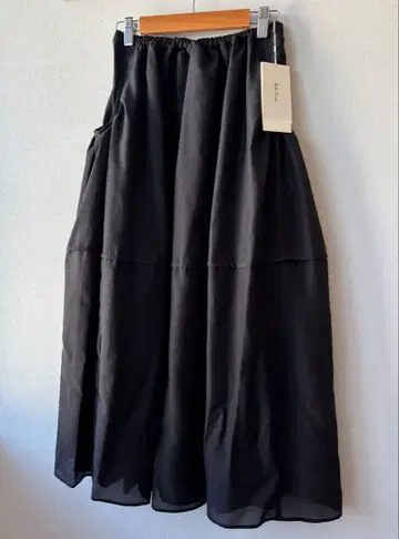 [ 택 포함 새상품 ] 미라 오웬 허리밴딩 PK 디자인 플레어 스커트