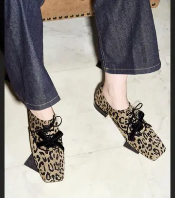 레오파드 무늬 플랫슈즈 리본 포함