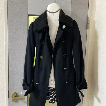 퍼 달린 더블 브레스트 롱 코트 블랙