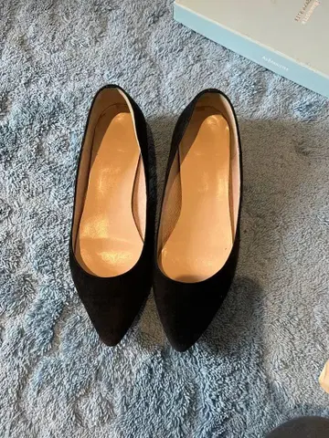 블랙 스웨이드 스틸레토 펌프스