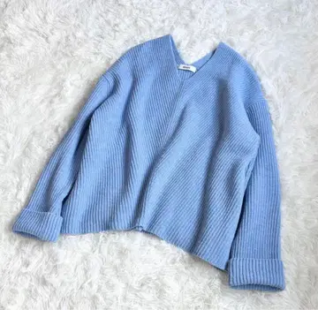 ebure 리브 V넥 스웨터 라이트 블루