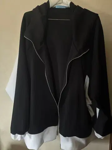 maonosuke 블랙 x 화이트 하이넥 지퍼 후드티