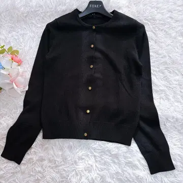 새상품급 아나이 가디건 골드 버튼 울 실크 크루넥 블랙 38