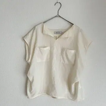 쿠튀르 브로치 반팔 시어 셔츠 M 블라우스 V넥 드레이프감 a1680