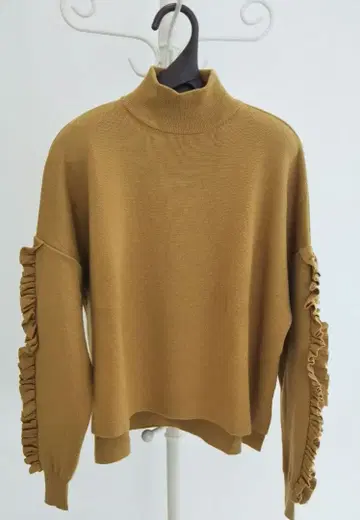 STUDIOUS 프릴 소매 니트