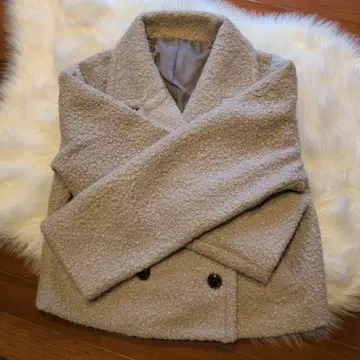 미사용 새상품 베이지 보아 테일러드 자켓