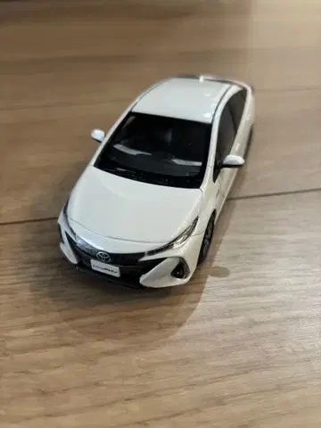 도요타 프리우스 PHV 컬러 샘플