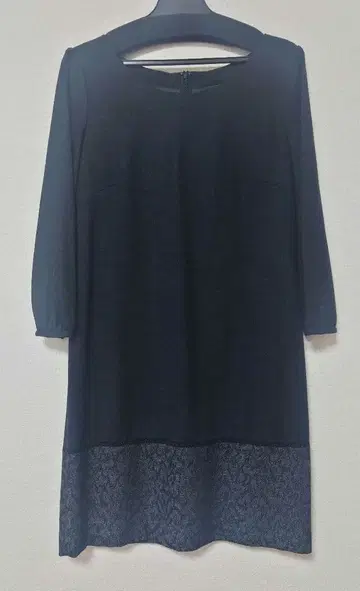 UNTITLED 밑단 절개 원피스