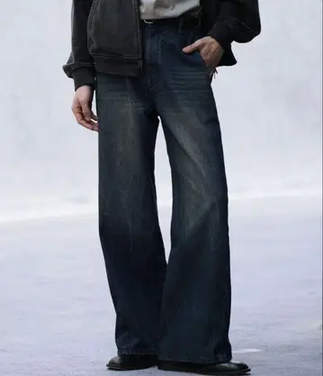 CURVED FLARE DENIM SLACKS