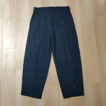 유니클로 와이드 테이퍼드 청바지 남성용 M 사이즈