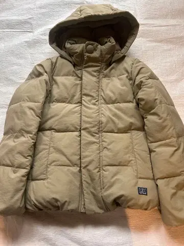 헬리한센 HELLY HANSEN 옅은 카키색 다운 자켓 M 고품질