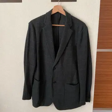 유니클로 다크 그레이 체크 무늬 테일러드 자켓 L 사이즈