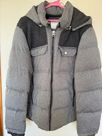 그레이 후드 부착 다운 자켓