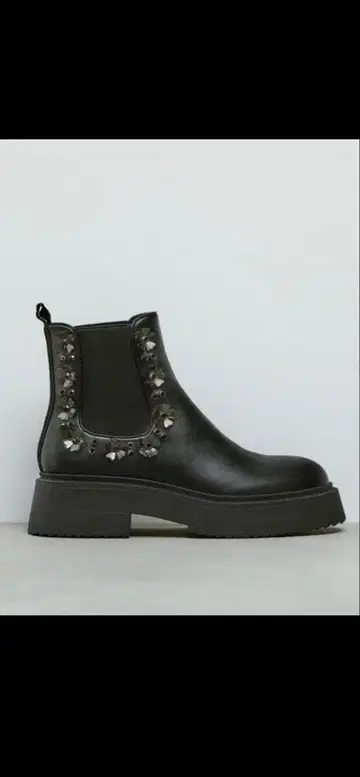 미사용 새상품급 ZARA 블랙 사이드 고어 부츠 플라워 장식 38