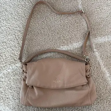 케이트 스페이드 베이지 가죽 숄더백