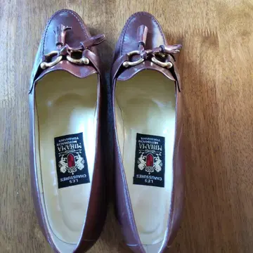 미하마 브라운 가죽 로퍼 중간 힐