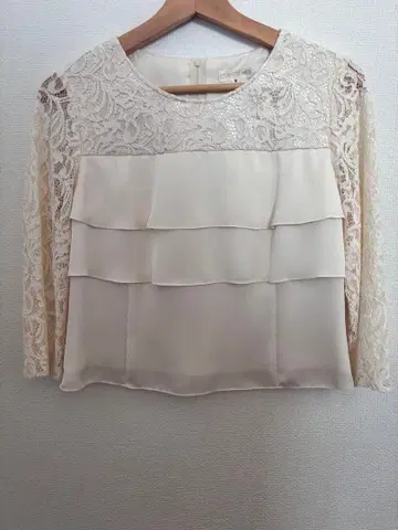 러블리퀸 레이스 프릴 상의 9R