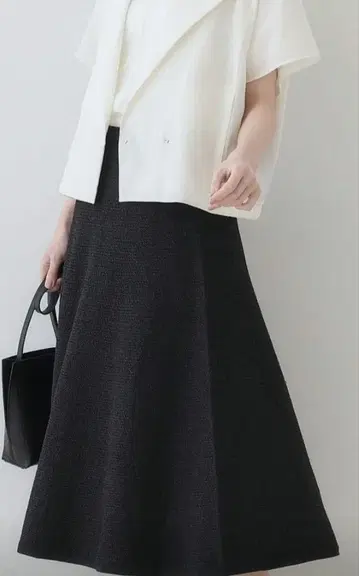 미사용 INDIVI 블랙 플레어 스커트