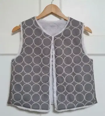 포켓 부착 dop 탬버린 & 토끼 보아 베스트 [ grey pink ]