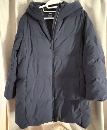 유니클로 롱 다운 코트 네이비 컬러