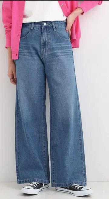 슈라루 다리 라인을 타지 않는 데님 와이드 팬츠 M 블루