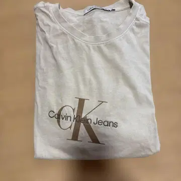 Calvin Klein Jeans M 사이즈 티셔츠 베이지