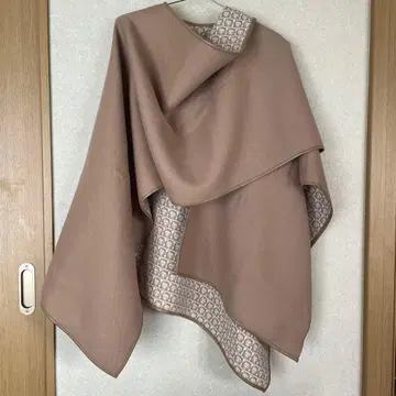 Salvatore Ferragamo 케이프