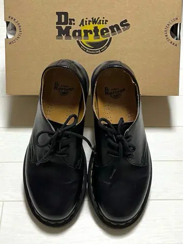 닥터마틴 1461w 3홀 24cm