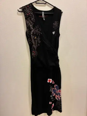 Desigual 슬리브리스 원피스 블랙