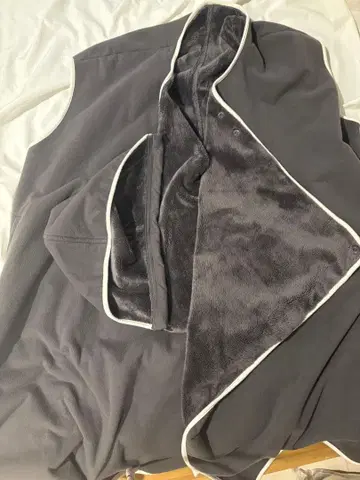 코니 방한 케이프 민소매 차콜