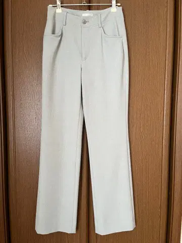 B's three 라이트 그레이