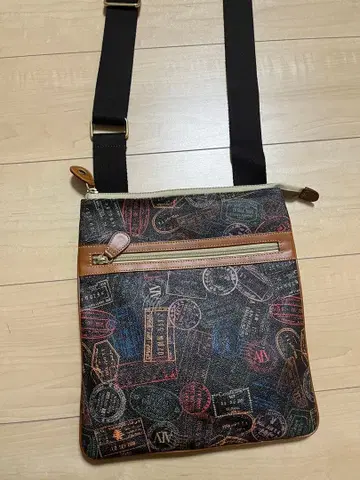 ALV 가죽 올 패턴 스탬프 디자인 숄더백