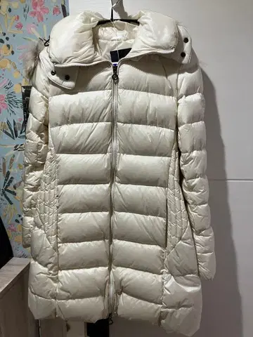 TATRAS 아이보리 퍼 후드 다운 코트