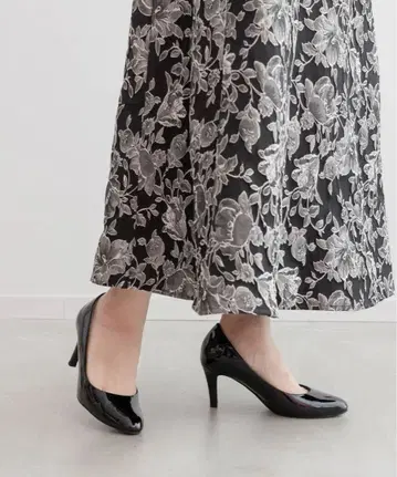 RANDA 블랙 에나멜 하이힐 24.0cm